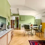 Apartment The Color-block House Milan