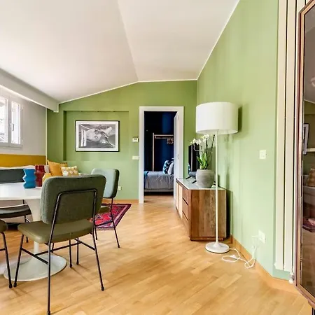 The Color-block House شقة