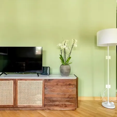 The Color-block House شقة