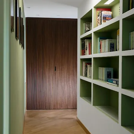 شقة The Color-block House